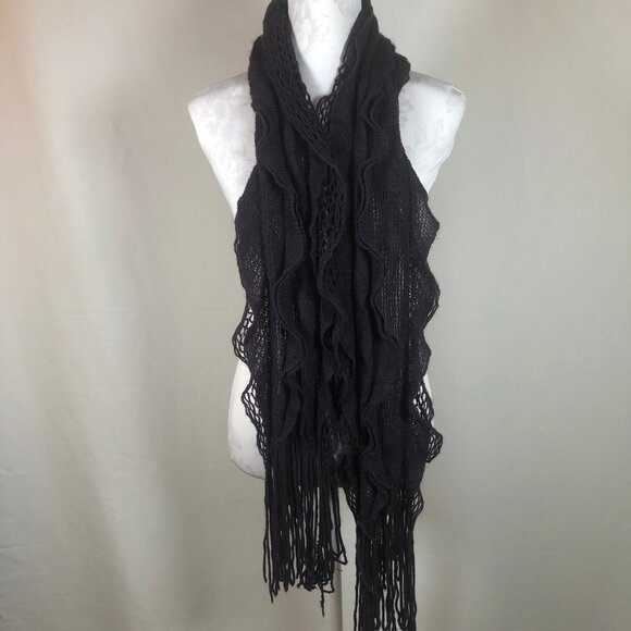 ๐ Deep Plum Ruffled Knit Scarf with Fringe โ Dramatic, Cozy & Boutique-Chic - Picture 5 of 13